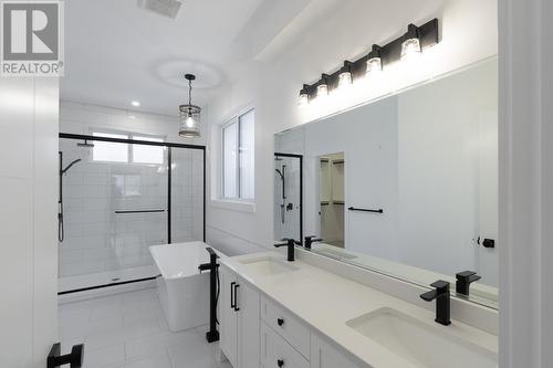 177 Holloway Drive, Kamloops, BC - Indoor Photo Showing Bathroom