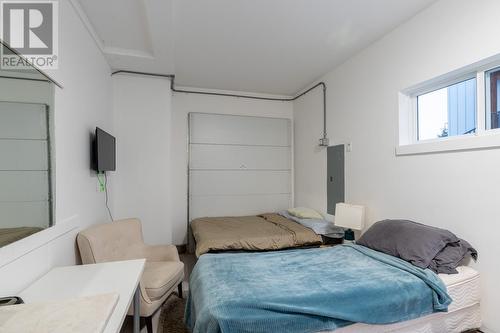 177 Holloway Drive, Kamloops, BC - Indoor Photo Showing Bedroom