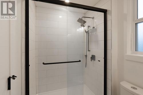 177 Holloway Drive, Kamloops, BC - Indoor Photo Showing Bathroom