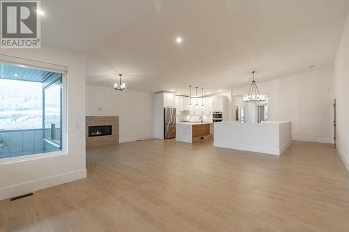 181 Holloway Drive, Kamloops, BC - Indoor Photo Showing Living Room With Fireplace