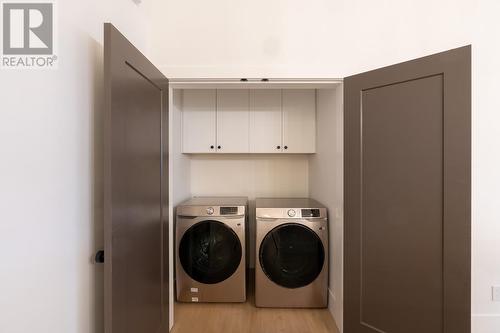 181 Holloway Drive, Kamloops, BC - Indoor Photo Showing Laundry Room