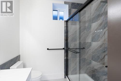 181 Holloway Drive, Kamloops, BC - Indoor Photo Showing Bathroom