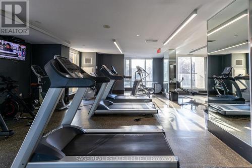 816 - 60 Berwick Avenue, Toronto, ON - Indoor Photo Showing Gym Room