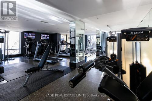 816 - 60 Berwick Avenue, Toronto, ON - Indoor Photo Showing Gym Room