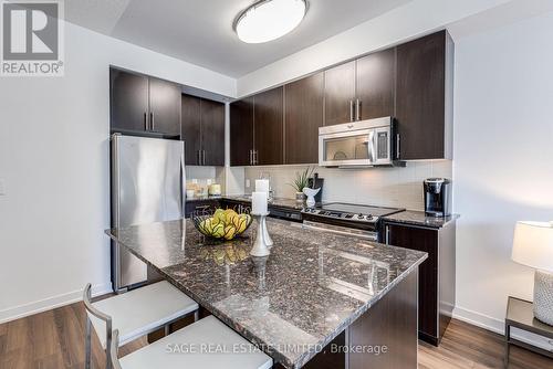 816 - 60 Berwick Avenue, Toronto, ON - Indoor Photo Showing Kitchen With Upgraded Kitchen