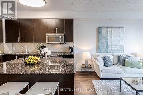 816 - 60 Berwick Avenue, Toronto, ON - Indoor Photo Showing Kitchen With Upgraded Kitchen