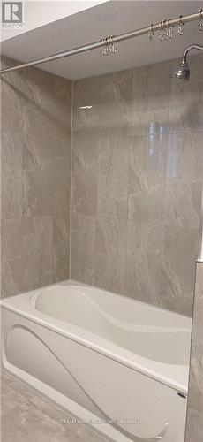 417 Luzon Crescent, Mississauga, ON - Indoor Photo Showing Bathroom