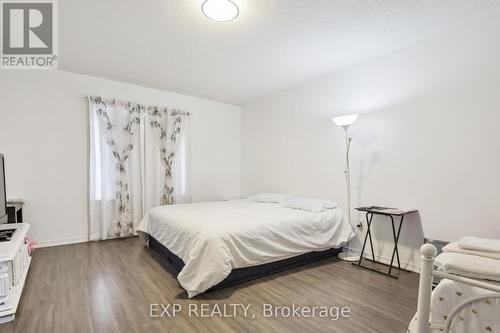 411 Murray Ross Parkway, Toronto, ON - Indoor Photo Showing Bedroom