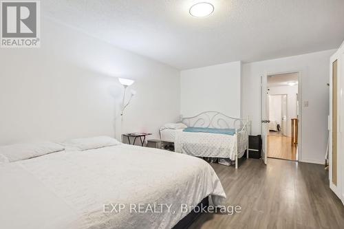 411 Murray Ross Parkway, Toronto, ON - Indoor Photo Showing Bedroom