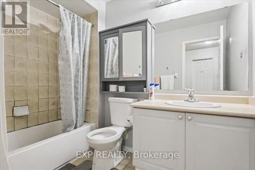 411 Murray Ross Parkway, Toronto, ON - Indoor Photo Showing Bathroom