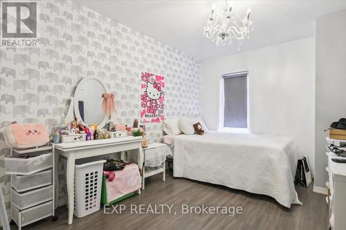 411 Murray Ross Parkway, Toronto, ON - Indoor Photo Showing Bedroom