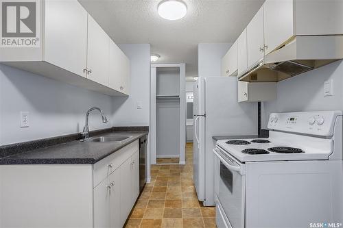 303 855 Wollaston Crescent, Saskatoon, SK - Indoor Photo Showing Kitchen