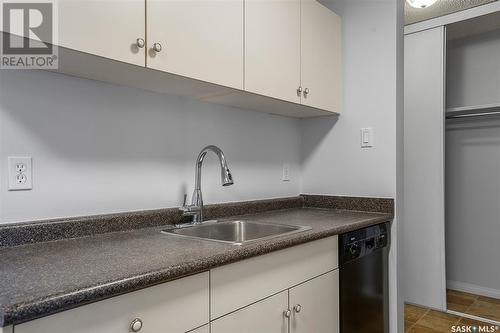 303 855 Wollaston Crescent, Saskatoon, SK - Indoor Photo Showing Kitchen