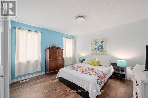 68 Meadowvale Drive, St. Thomas, ON - Indoor Photo Showing Bedroom