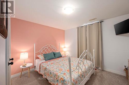 68 Meadowvale Drive, St. Thomas, ON - Indoor Photo Showing Bedroom