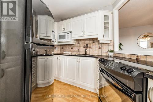 918 - 2020 Jasmine Crescent, Ottawa, ON - Indoor Photo Showing Kitchen With Double Sink