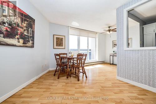 918 - 2020 Jasmine Crescent, Ottawa, ON - Indoor Photo Showing Dining Room