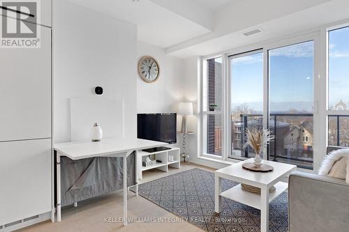 511 - 560 Rideau Street, Ottawa, ON - Indoor Photo Showing Living Room