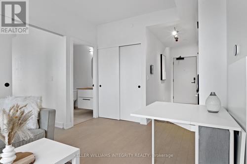 511 - 560 Rideau Street, Ottawa, ON - Indoor Photo Showing Other Room