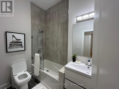 41 Valentine Drive, Toronto, ON - Indoor Photo Showing Bathroom