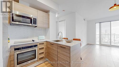 2706 - 3 Gloucester Street, Toronto, ON - Indoor Photo Showing Kitchen With Upgraded Kitchen