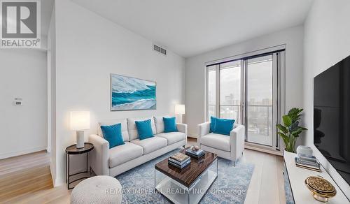 2706 - 3 Gloucester Street, Toronto, ON - Indoor Photo Showing Living Room