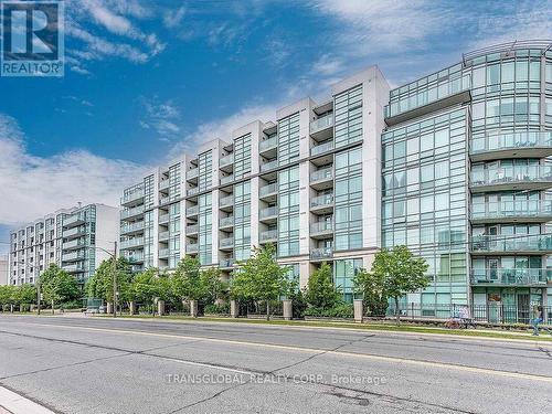 107 - 3840 Bathurst Street W, Toronto, ON - Outdoor