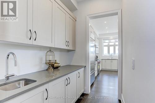 29 Perigo Court, Richmond Hill, ON - Indoor Photo Showing Kitchen