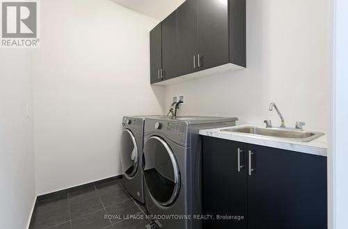 3173 Millicent Avenue, Oakville, ON - Indoor Photo Showing Laundry Room