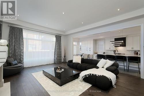 3173 Millicent Avenue, Oakville, ON - Indoor Photo Showing Living Room