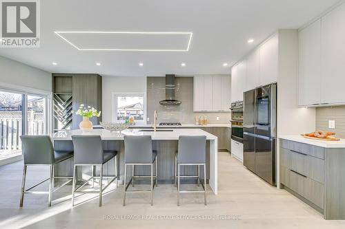 2276 Stillmeadow Road, Oakville, ON - Indoor Photo Showing Kitchen With Upgraded Kitchen