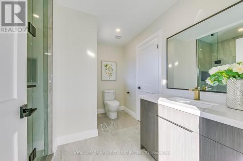 2276 Stillmeadow Road, Oakville, ON - Indoor Photo Showing Bathroom