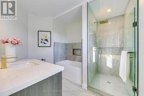 2276 Stillmeadow Road, Oakville, ON - Indoor Photo Showing Bathroom