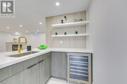 2276 Stillmeadow Road, Oakville, ON - Indoor Photo Showing Kitchen