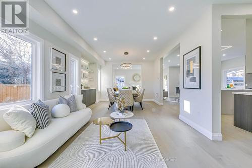 2276 Stillmeadow Road, Oakville, ON - Indoor Photo Showing Living Room