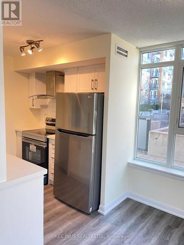 302 - 190 Borough Drive, Toronto, ON - Indoor Photo Showing Kitchen