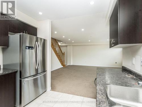 09 - 200 Veterans Drive, Brampton, ON - Indoor Photo Showing Kitchen