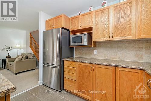 849 Clearbrook Drive, Ottawa, ON - Indoor Photo Showing Kitchen