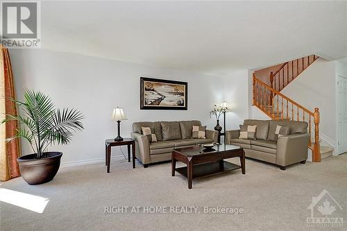 849 Clearbrook Drive, Ottawa, ON - Indoor Photo Showing Living Room