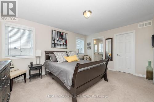 654 Dundonald Drive, Ottawa, ON - Indoor Photo Showing Bedroom