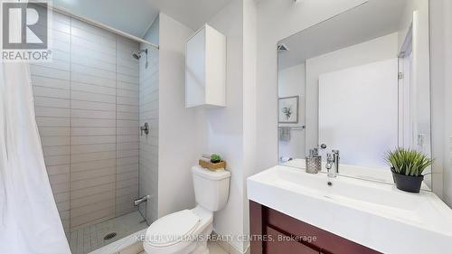 612 - 840 Queen'S Plate Drive, Toronto, ON - Indoor Photo Showing Bathroom