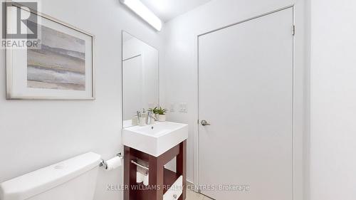 612 - 840 Queen'S Plate Drive, Toronto, ON - Indoor Photo Showing Bathroom