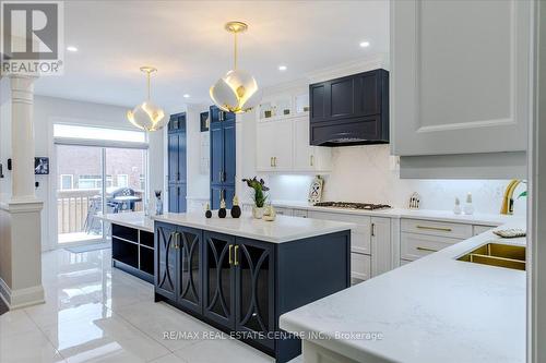 18 Elverton Crescent, Brampton, ON - Indoor Photo Showing Kitchen With Double Sink With Upgraded Kitchen