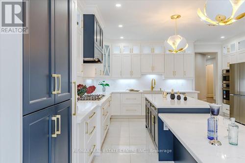 18 Elverton Crescent, Brampton, ON - Indoor Photo Showing Kitchen With Stainless Steel Kitchen With Upgraded Kitchen