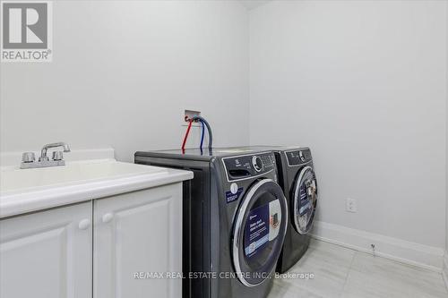 18 Elverton Crescent, Brampton, ON - Indoor Photo Showing Laundry Room