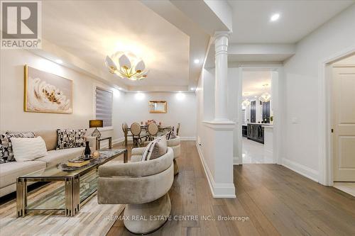 18 Elverton Crescent, Brampton, ON - Indoor Photo Showing Living Room