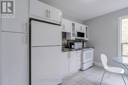 1140 Dufferin Street, Toronto, ON - Indoor Photo Showing Kitchen