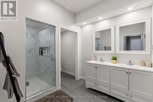 76 George Street, Hamilton, ON - Indoor Photo Showing Bathroom