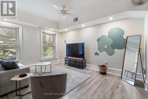 76 George Street, Hamilton, ON - Indoor Photo Showing Living Room