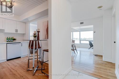 1207 - 237 King Street W, Cambridge, ON - Indoor Photo Showing Kitchen